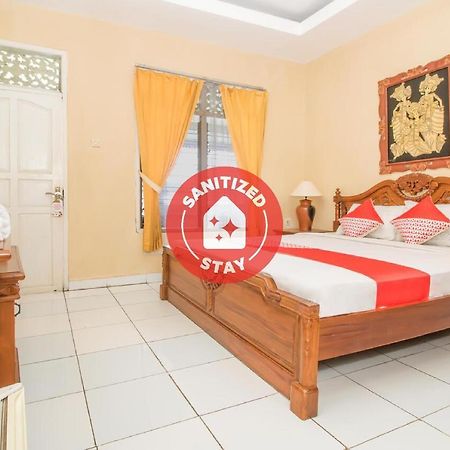 Oyo 3134 Puri Tamu Hotel Джимбаран Екстер'єр фото