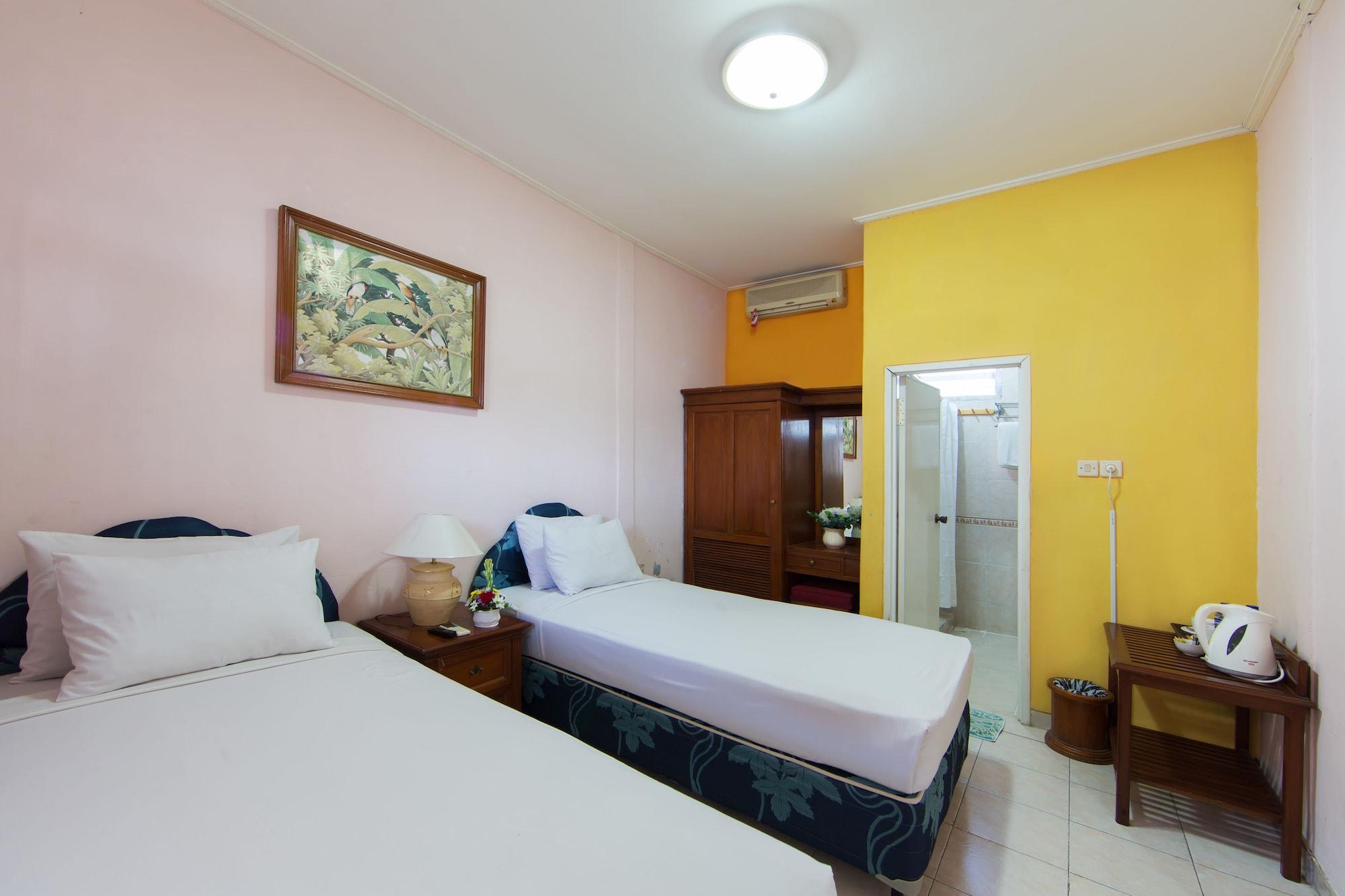 Oyo 3134 Puri Tamu Hotel Джимбаран Екстер'єр фото
