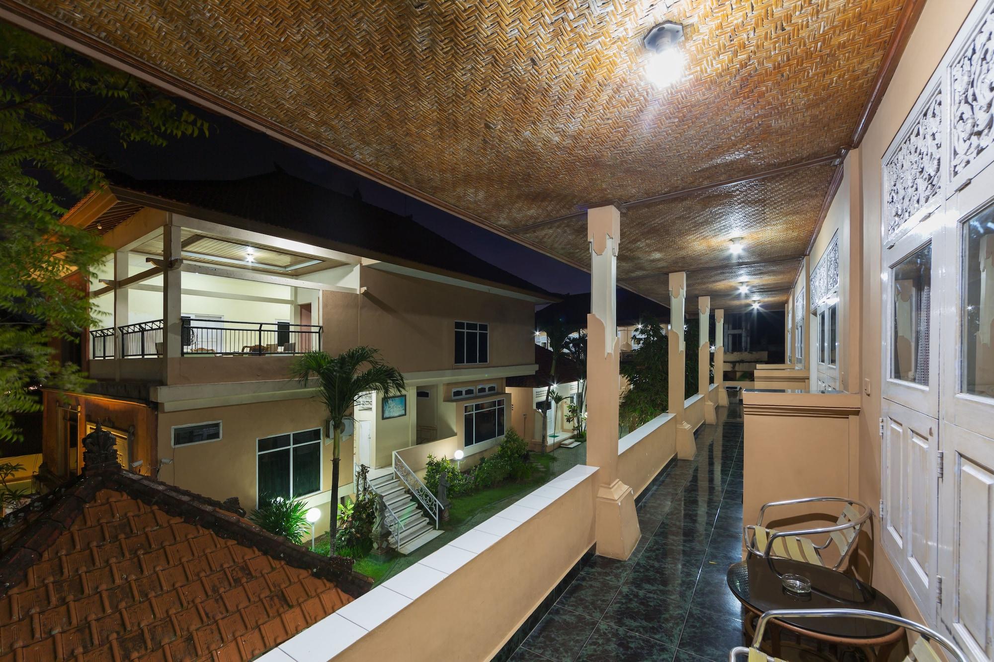 Oyo 3134 Puri Tamu Hotel Джимбаран Екстер'єр фото