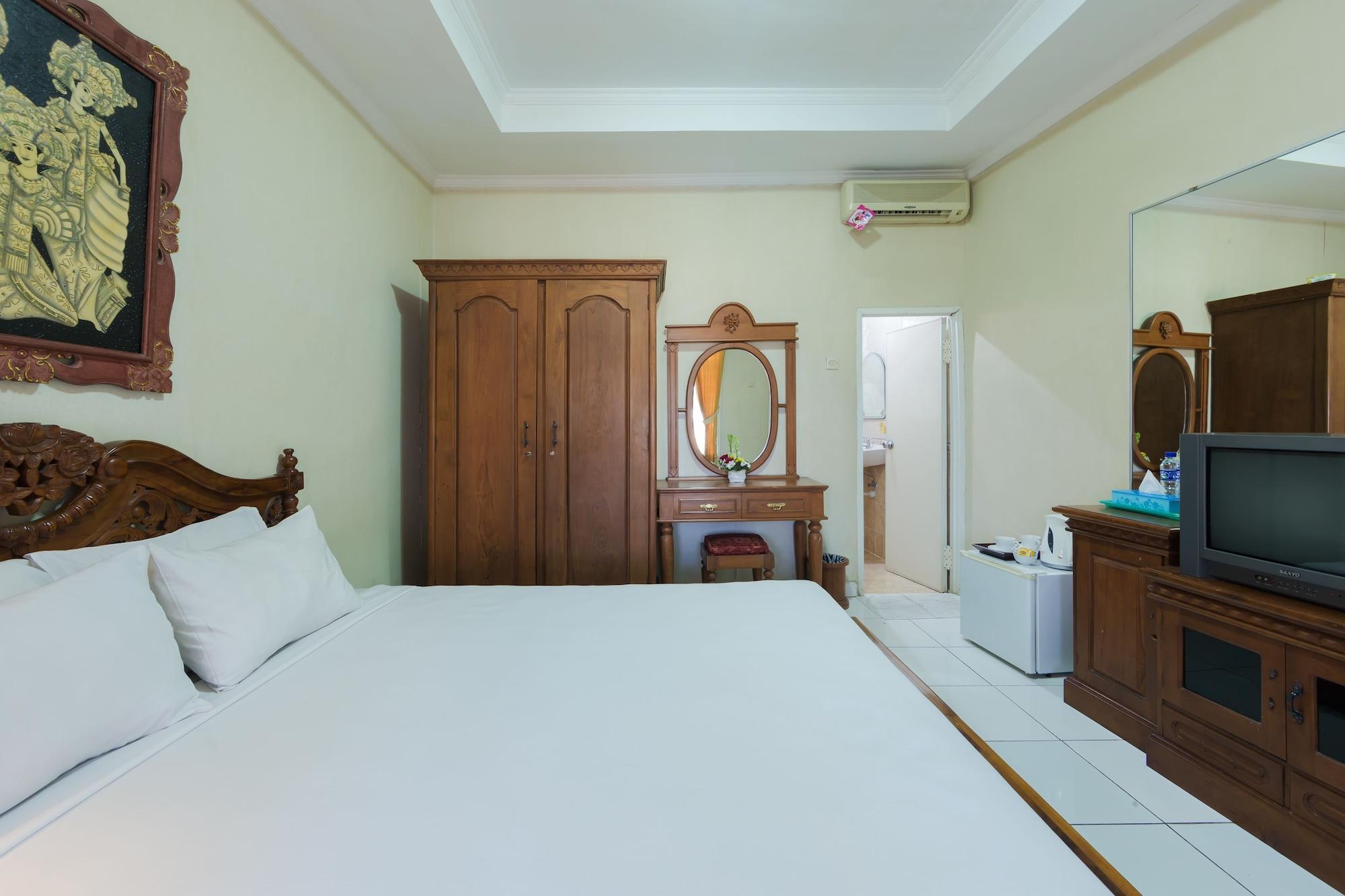 Oyo 3134 Puri Tamu Hotel Джимбаран Екстер'єр фото