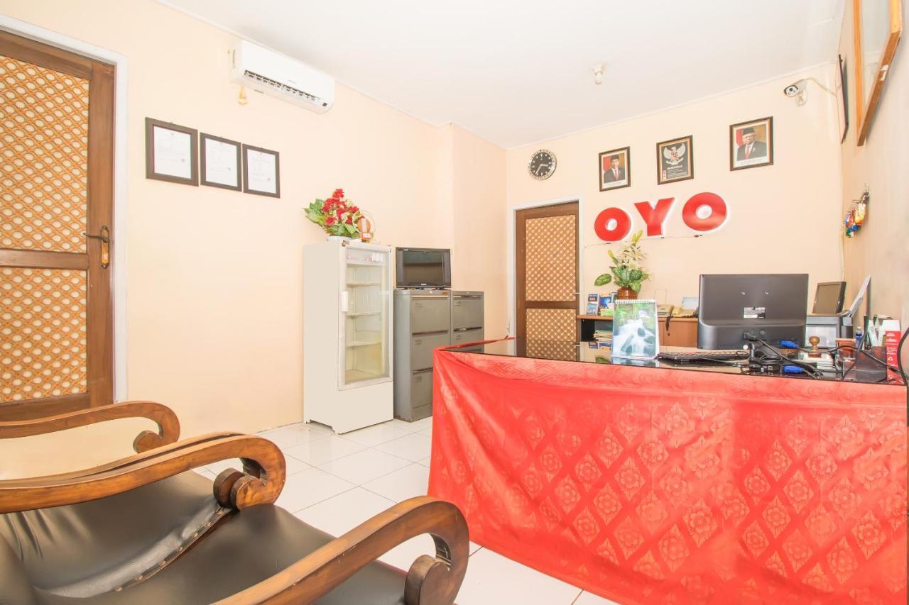 Oyo 3134 Puri Tamu Hotel Джимбаран Екстер'єр фото