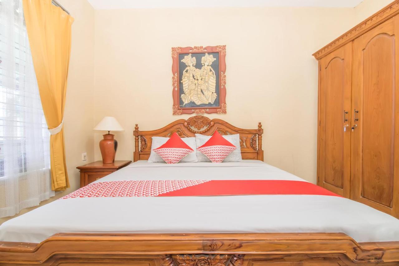 Oyo 3134 Puri Tamu Hotel Джимбаран Екстер'єр фото
