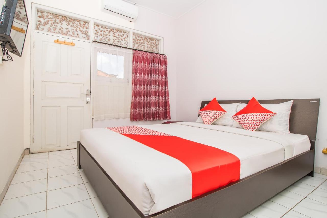 Oyo 3134 Puri Tamu Hotel Джимбаран Екстер'єр фото