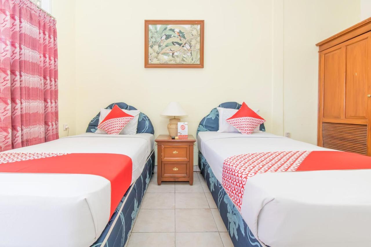 Oyo 3134 Puri Tamu Hotel Джимбаран Екстер'єр фото