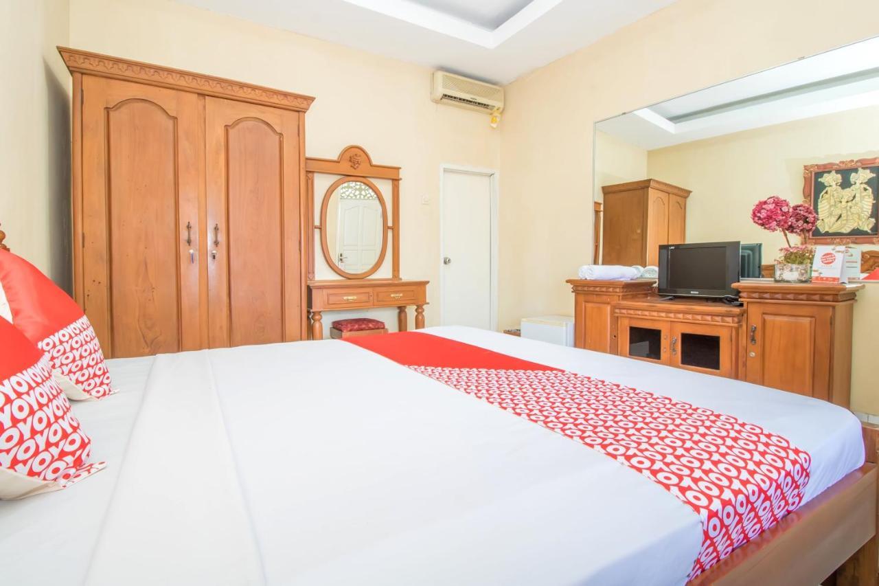 Oyo 3134 Puri Tamu Hotel Джимбаран Екстер'єр фото