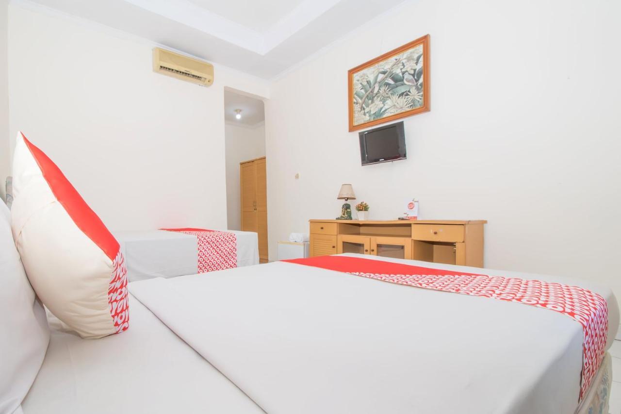 Oyo 3134 Puri Tamu Hotel Джимбаран Екстер'єр фото