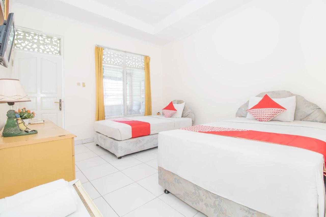 Oyo 3134 Puri Tamu Hotel Джимбаран Екстер'єр фото