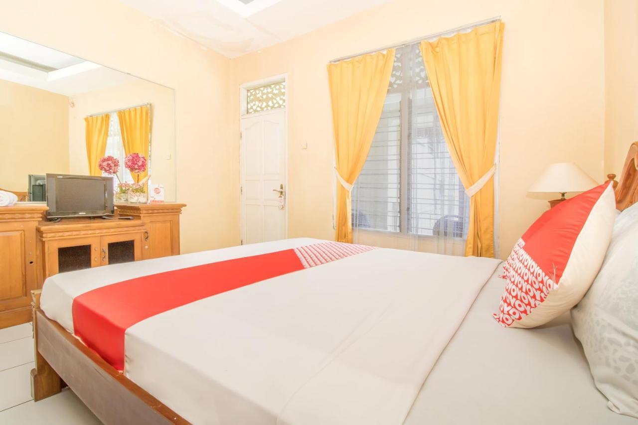 Oyo 3134 Puri Tamu Hotel Джимбаран Екстер'єр фото